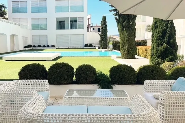 Ultra-moderne luxe flat op de begane grond met directe toegang tot het zwembad-9