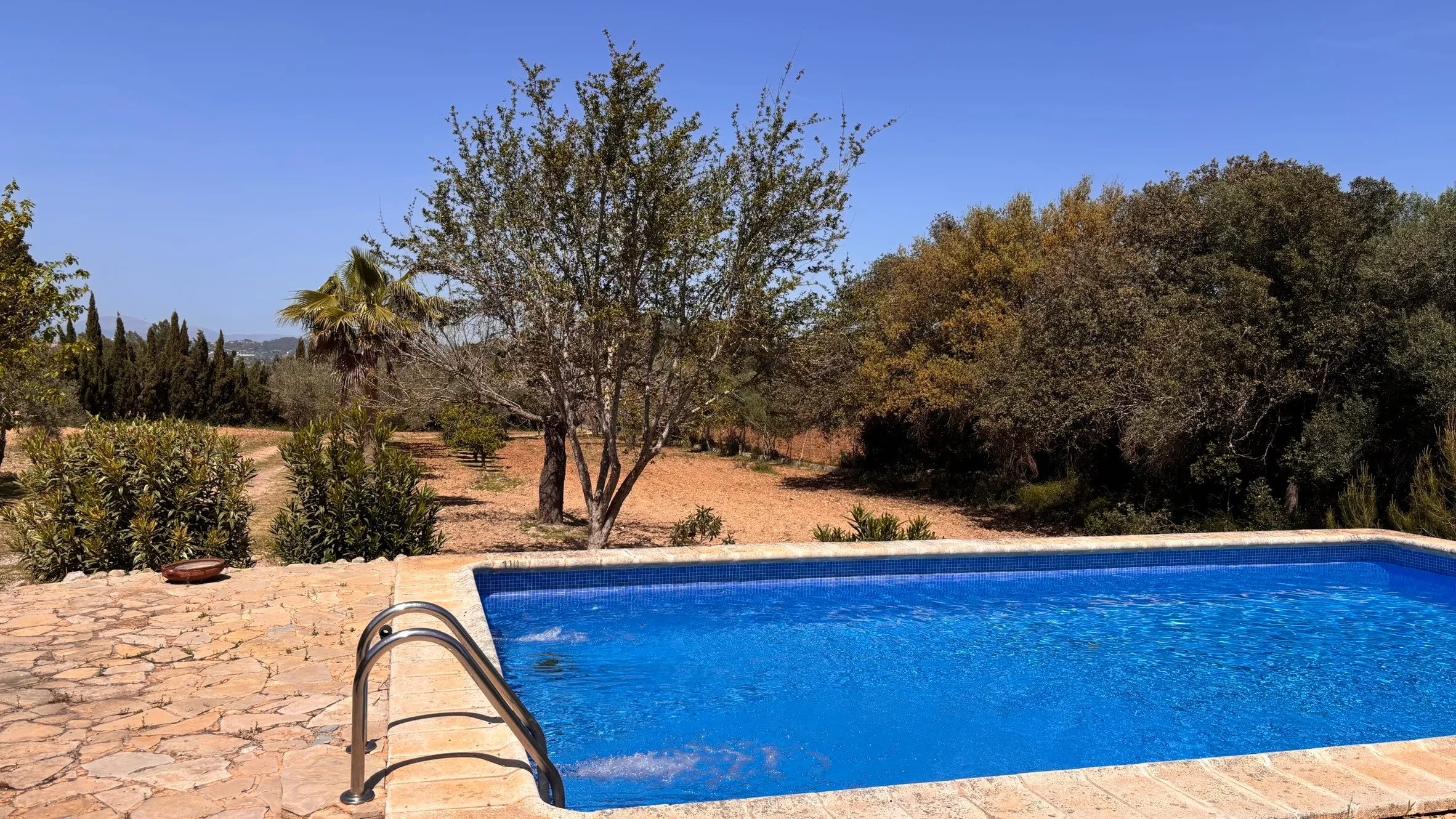 Финка с бассейном и великолепными видами-15