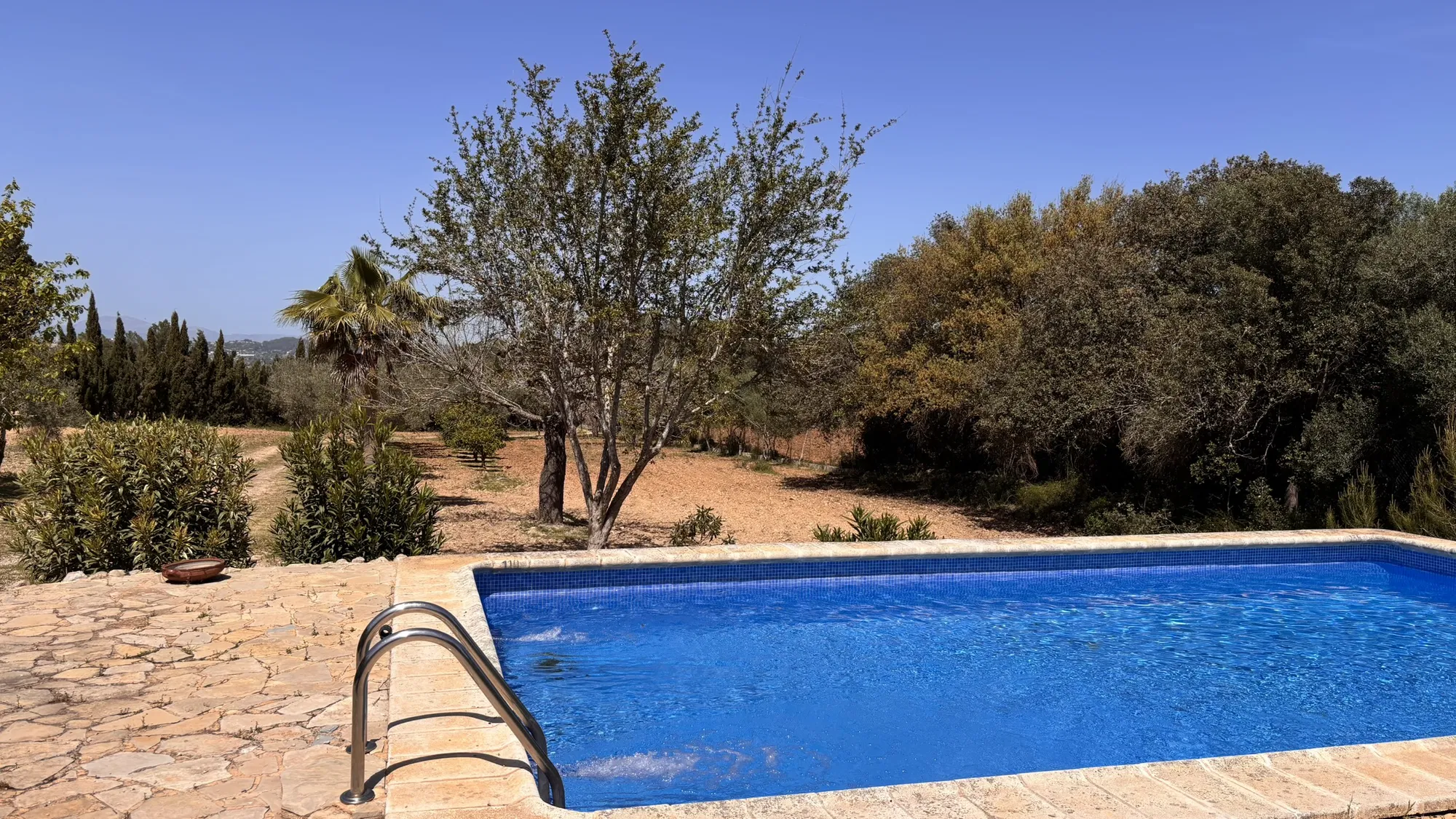 Finca med pool og storslået udsigt-15