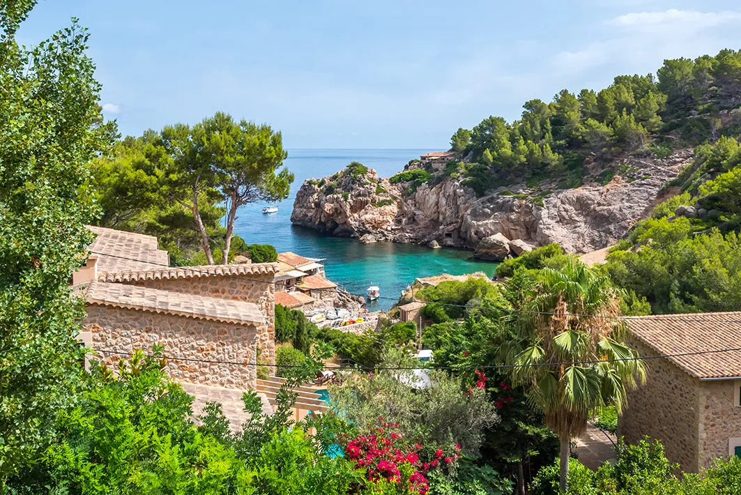 Charming Villa with sea views and rental license-17