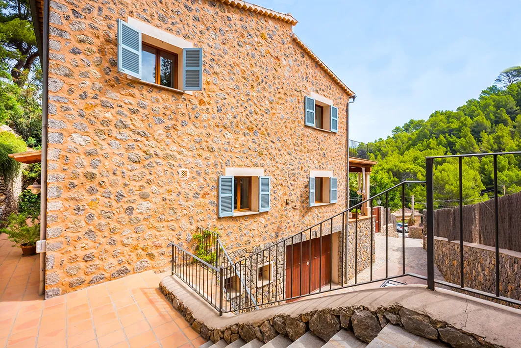 Charming Villa with sea views and rental license-18