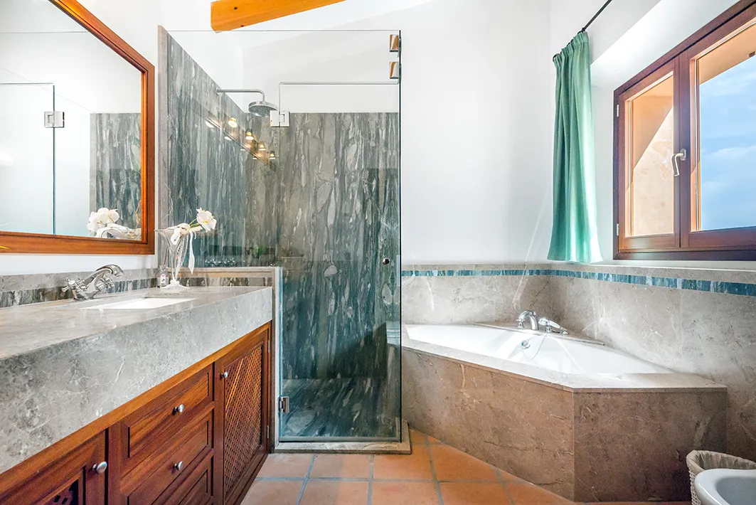 Charming Villa with sea views and rental license-9