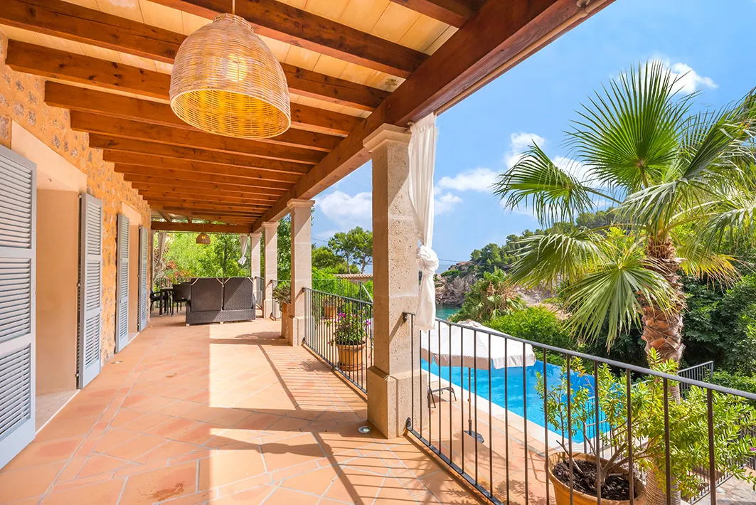 Charming Villa with sea views and rental license-15