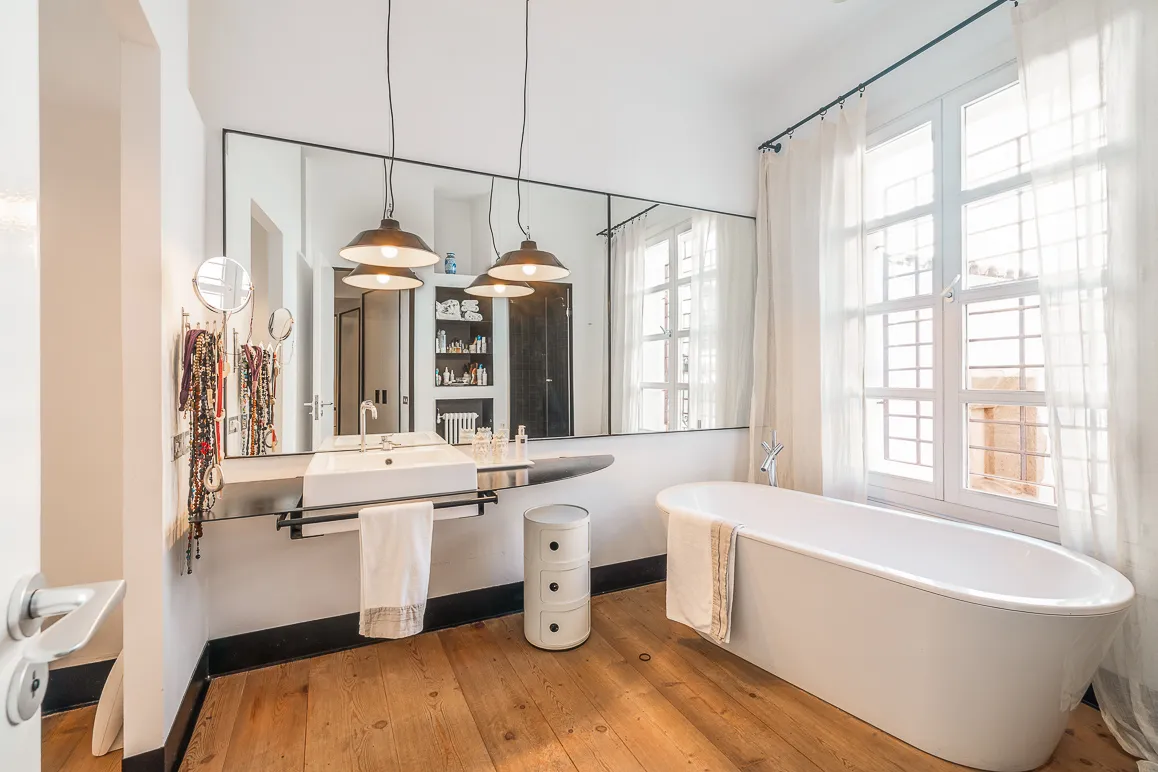 Unik juvel i den gamle bydel med have og pool i et roligt område-12