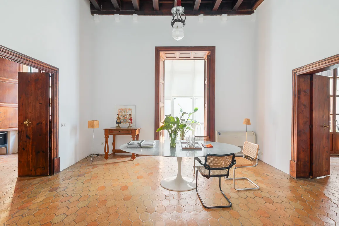 Unik juvel i den gamle bydel med have og pool i et roligt område-17