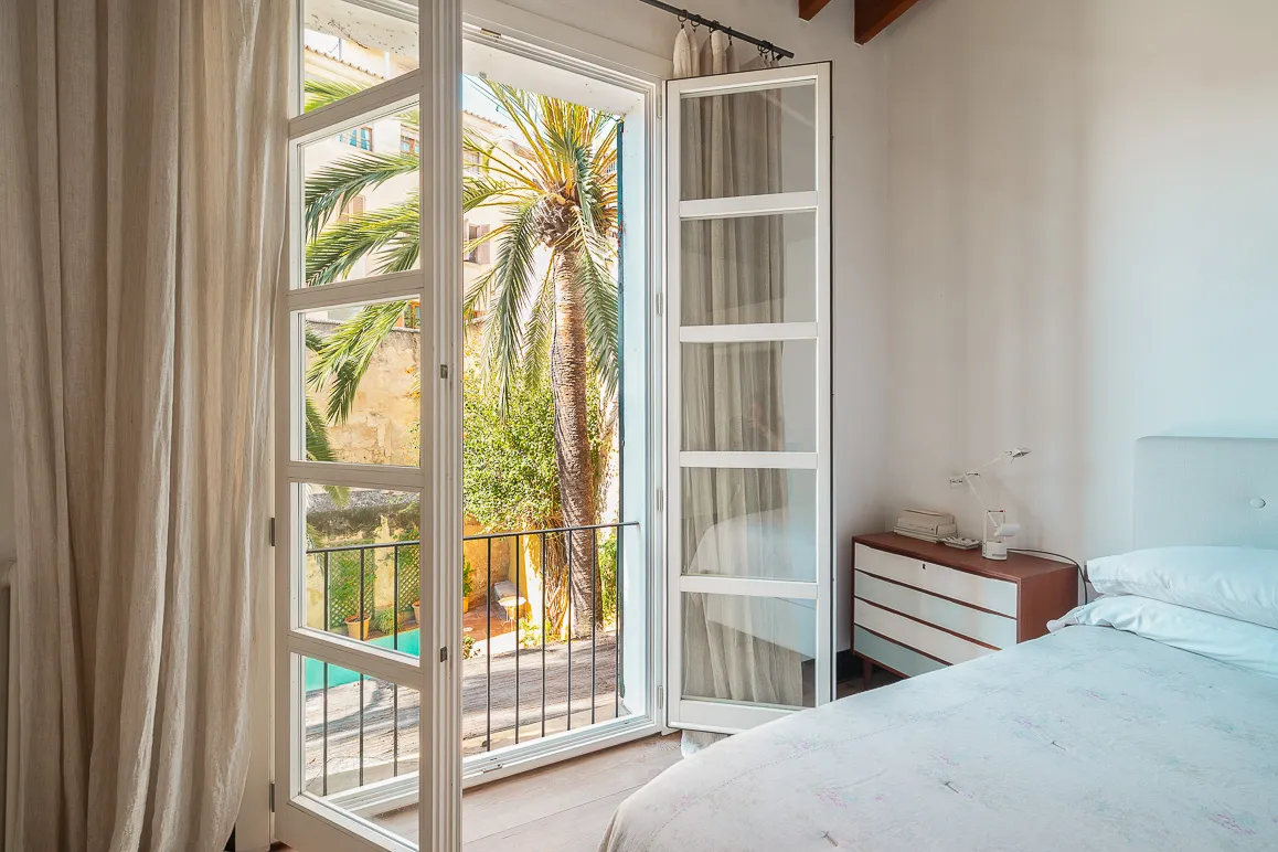 Unik juvel i den gamle bydel med have og pool i et roligt område-10