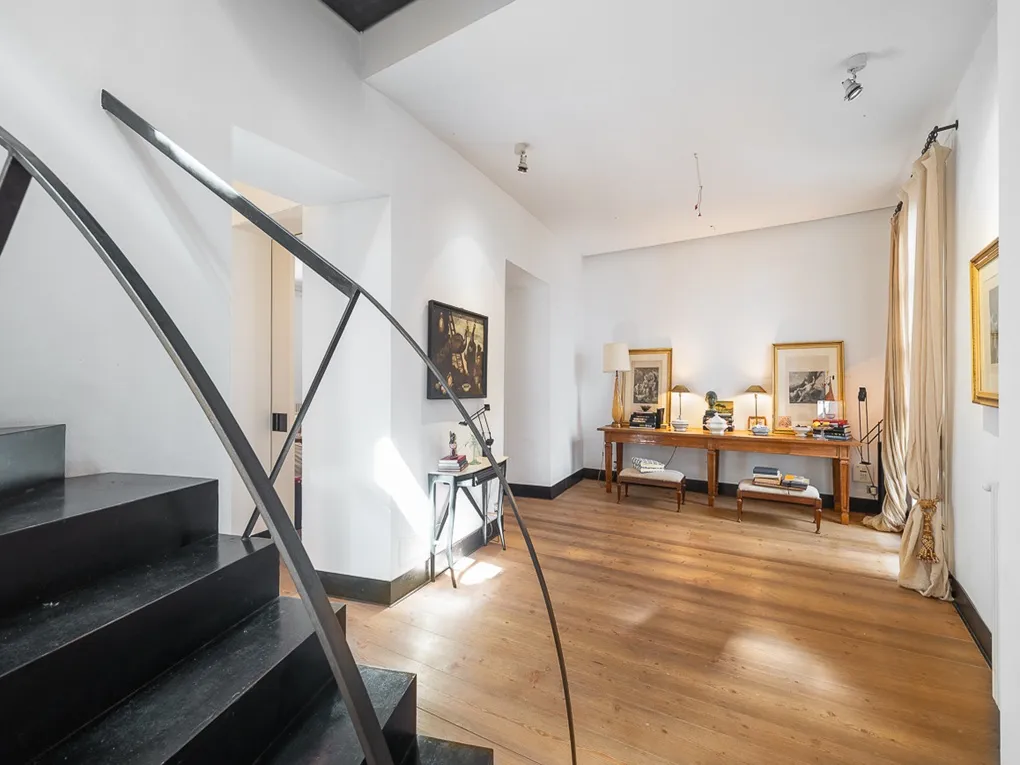 Unik juvel i den gamle bydel med have og pool i et roligt område-8