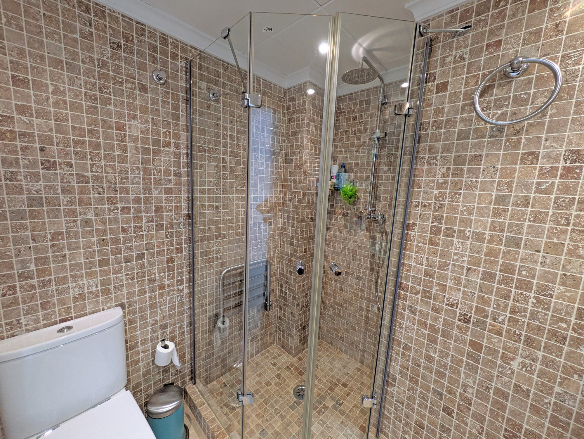 Beautiful ground-floor with direct access to the coast-9
