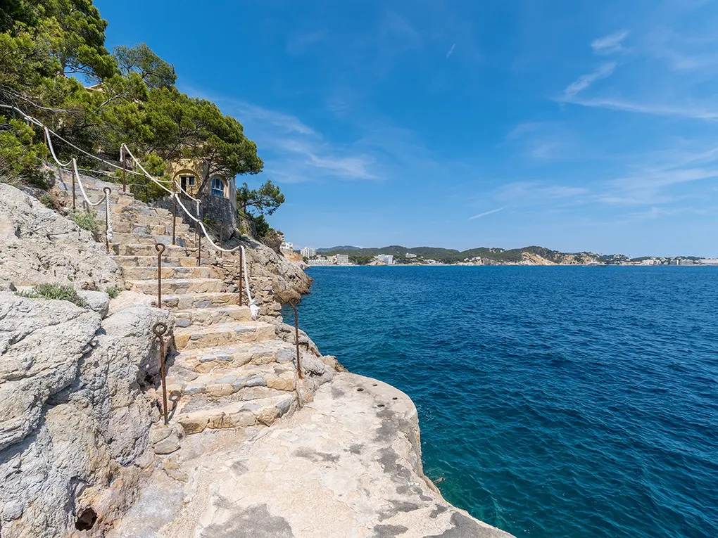 Villa met zeezicht in Cala Fornells-19