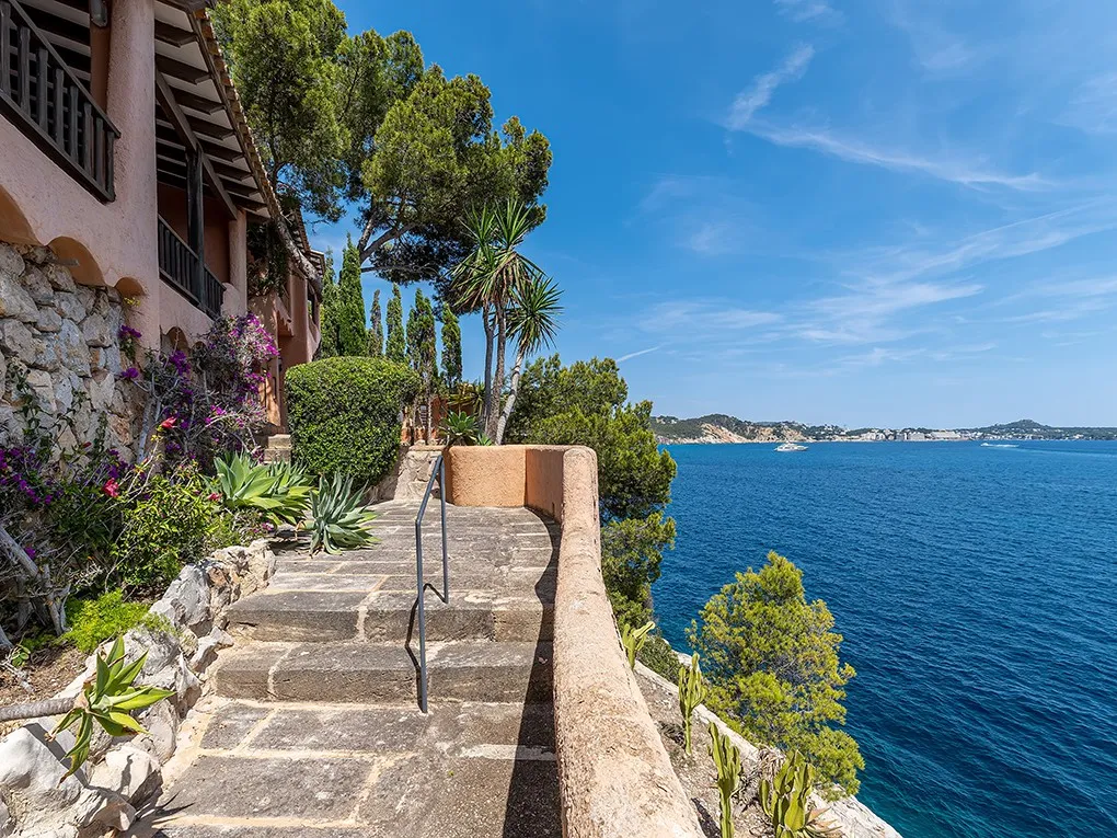 Villa met zeezicht in Cala Fornells-15