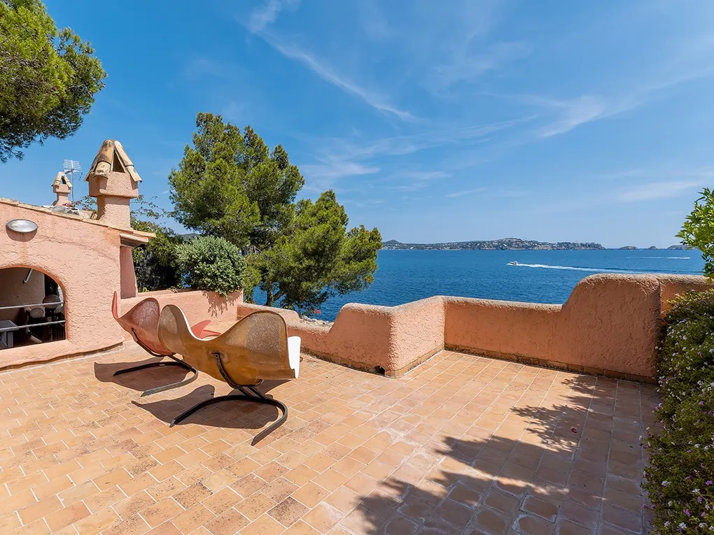 Villa met zeezicht in Cala Fornells-14