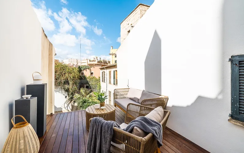 Appartement moderne et rénové avec terrasse calme et ascenseur