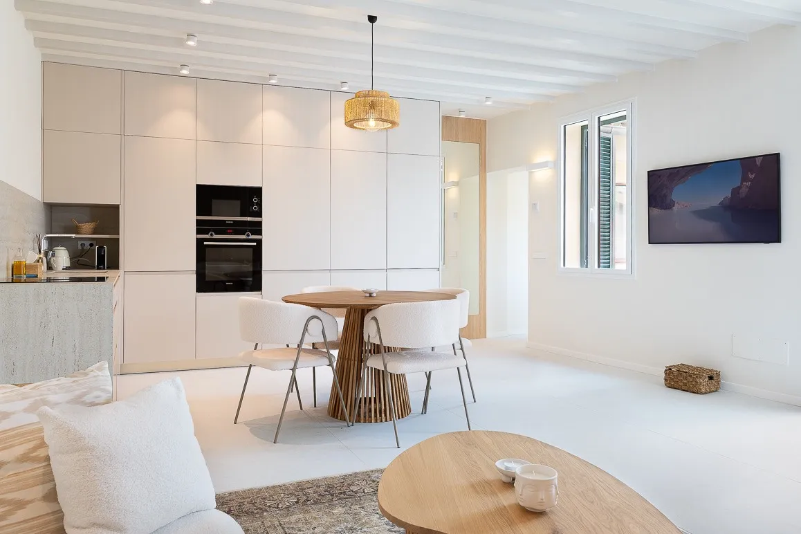 Appartement moderne et rénové avec terrasse calme et ascenseur-5