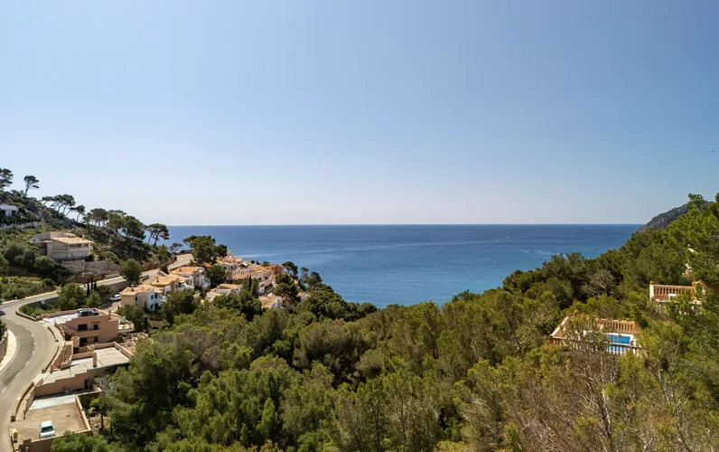 Parcela edificable de primera clase con fantásticas vistas al mar