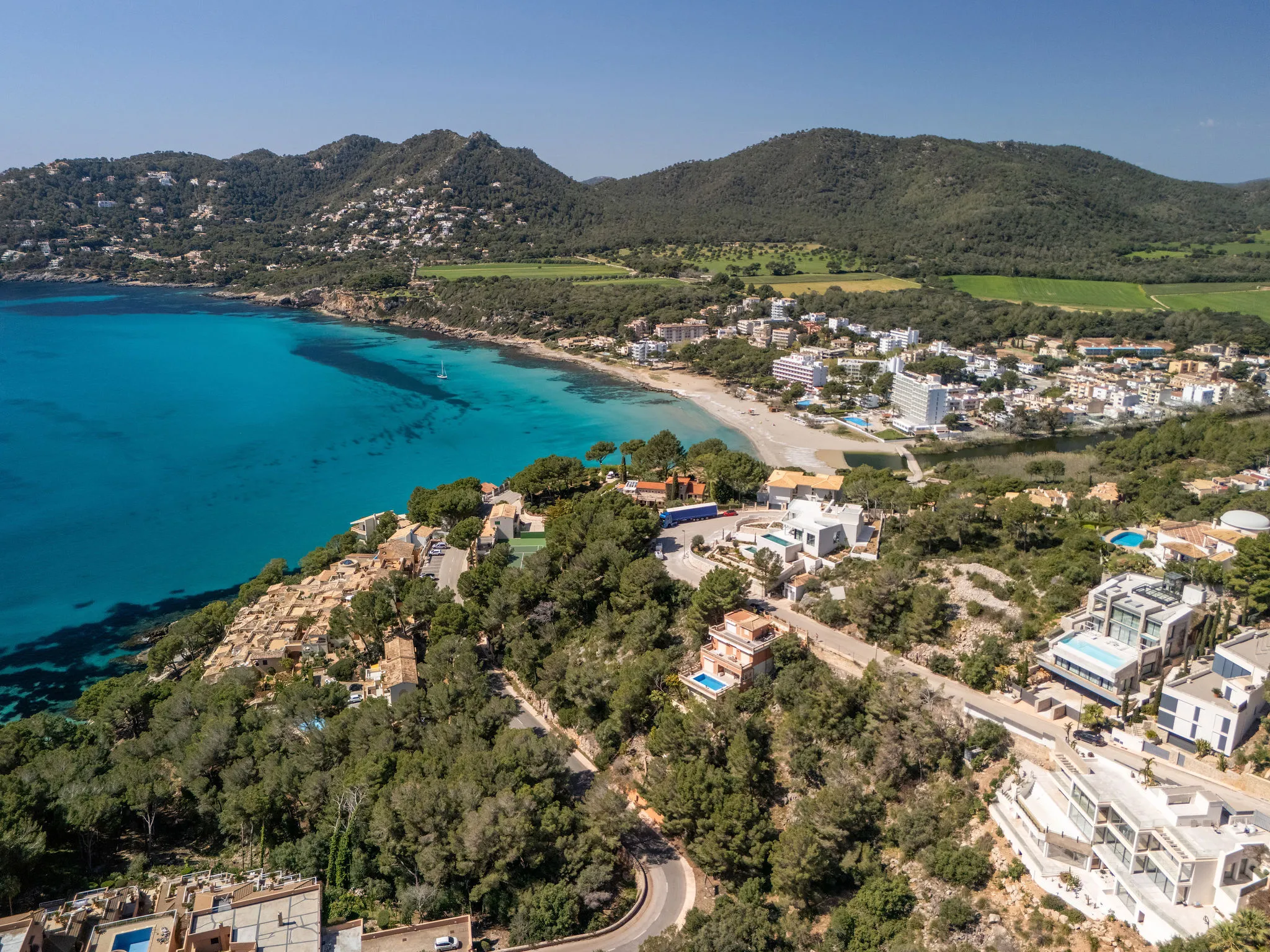 Parcela edificable de primera clase con fantásticas vistas al mar-2