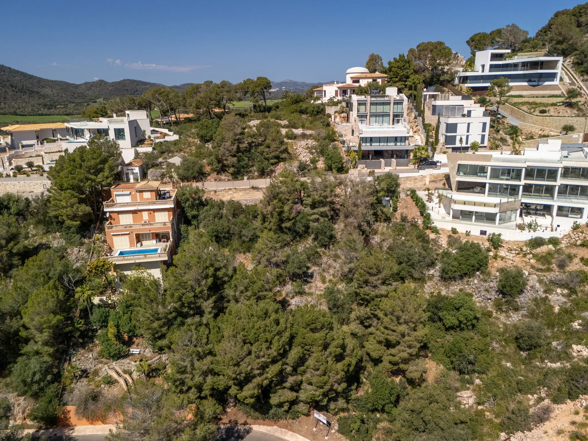 Parcela edificable de primera clase con fantásticas vistas al mar-3