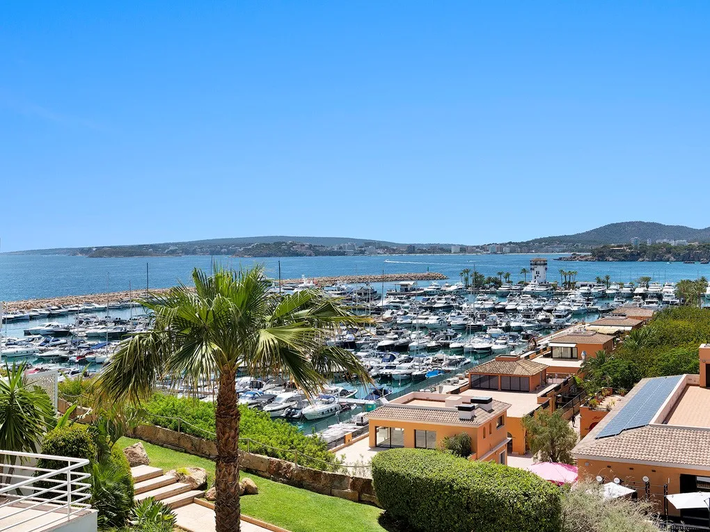 Lluciós apartament en una ubicació privilegiada en el port de Portals-2