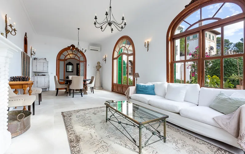 Gerenoveerde klassieke villa