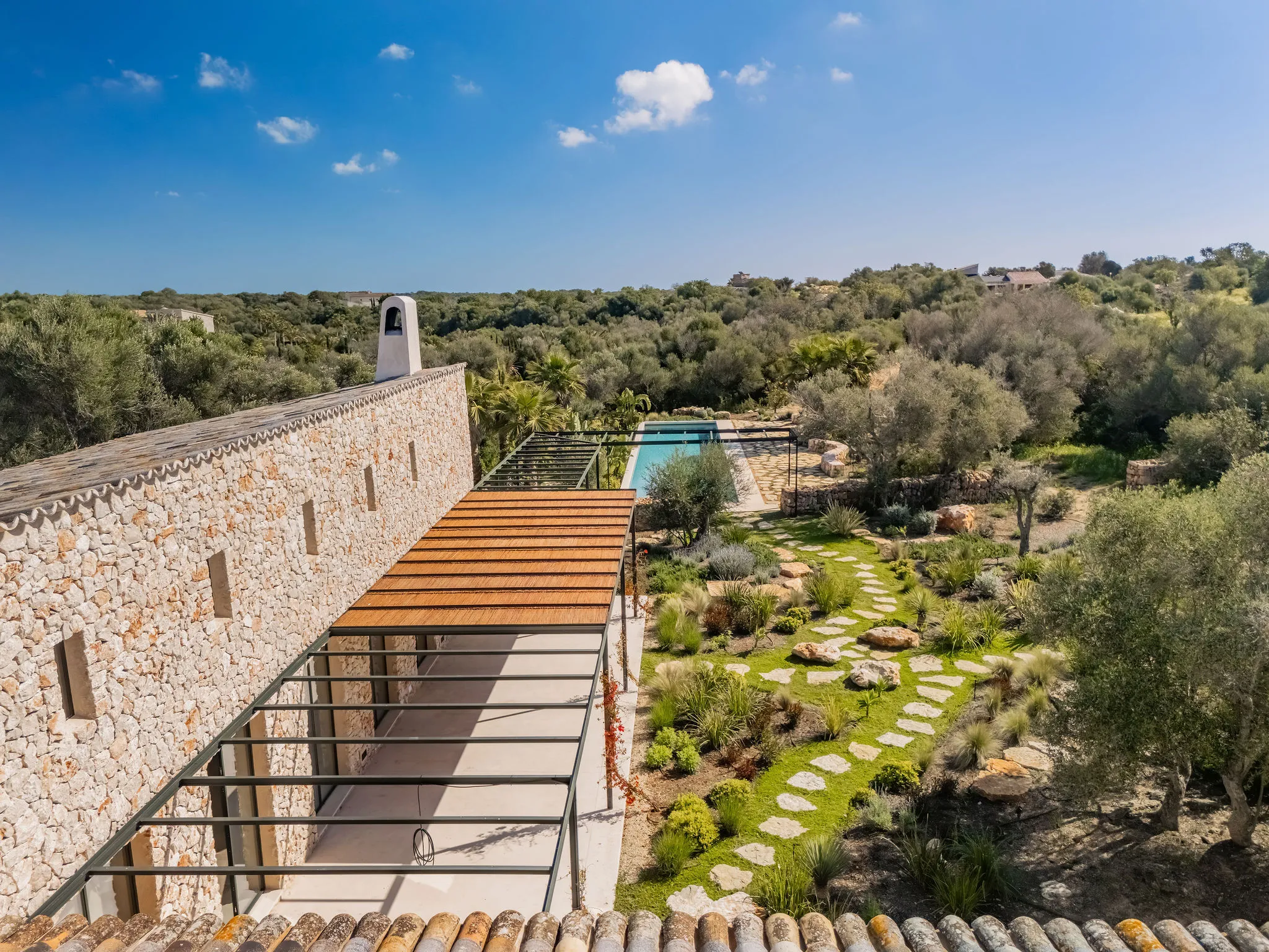 Moderna finca di nuova costruzione alla periferia di Santanyi-16