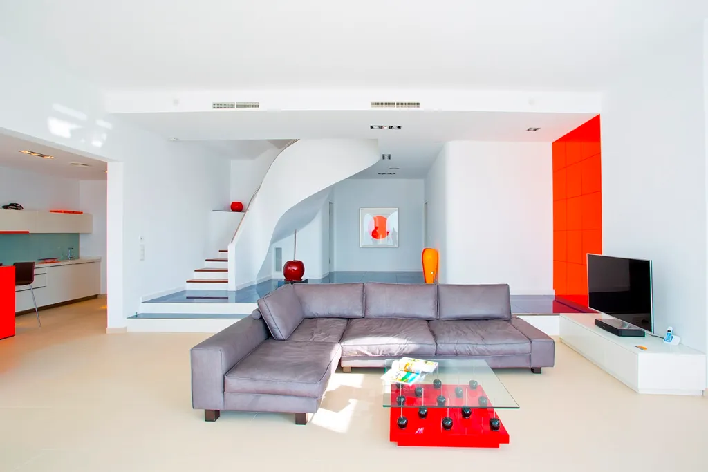 Villa en primera línea de mar cerca de Port Adriano-5