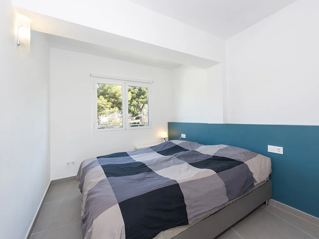 Appartamento con vista mare parziale a pochi passi dal porto di Portals-5