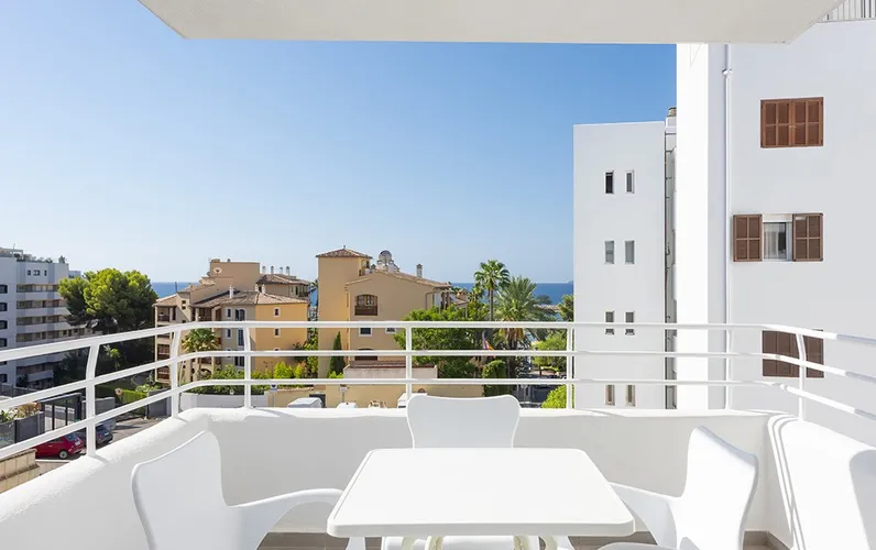 Partial sea view apartment in walking distance to Portals Harbour