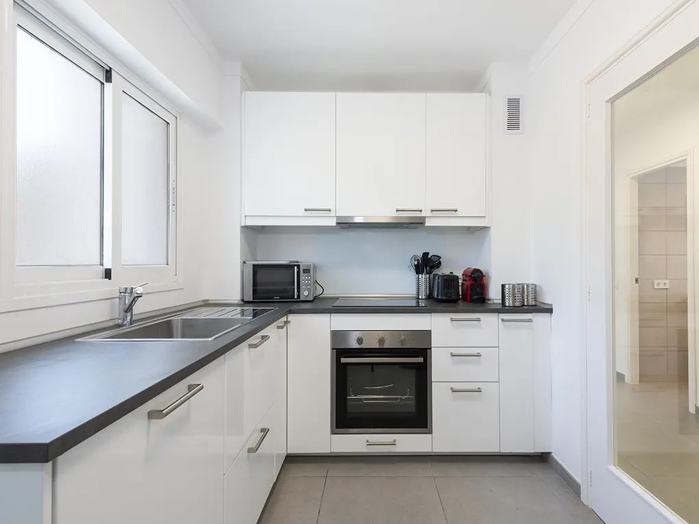 Appartamento con vista mare parziale a pochi passi dal porto di Portals-9