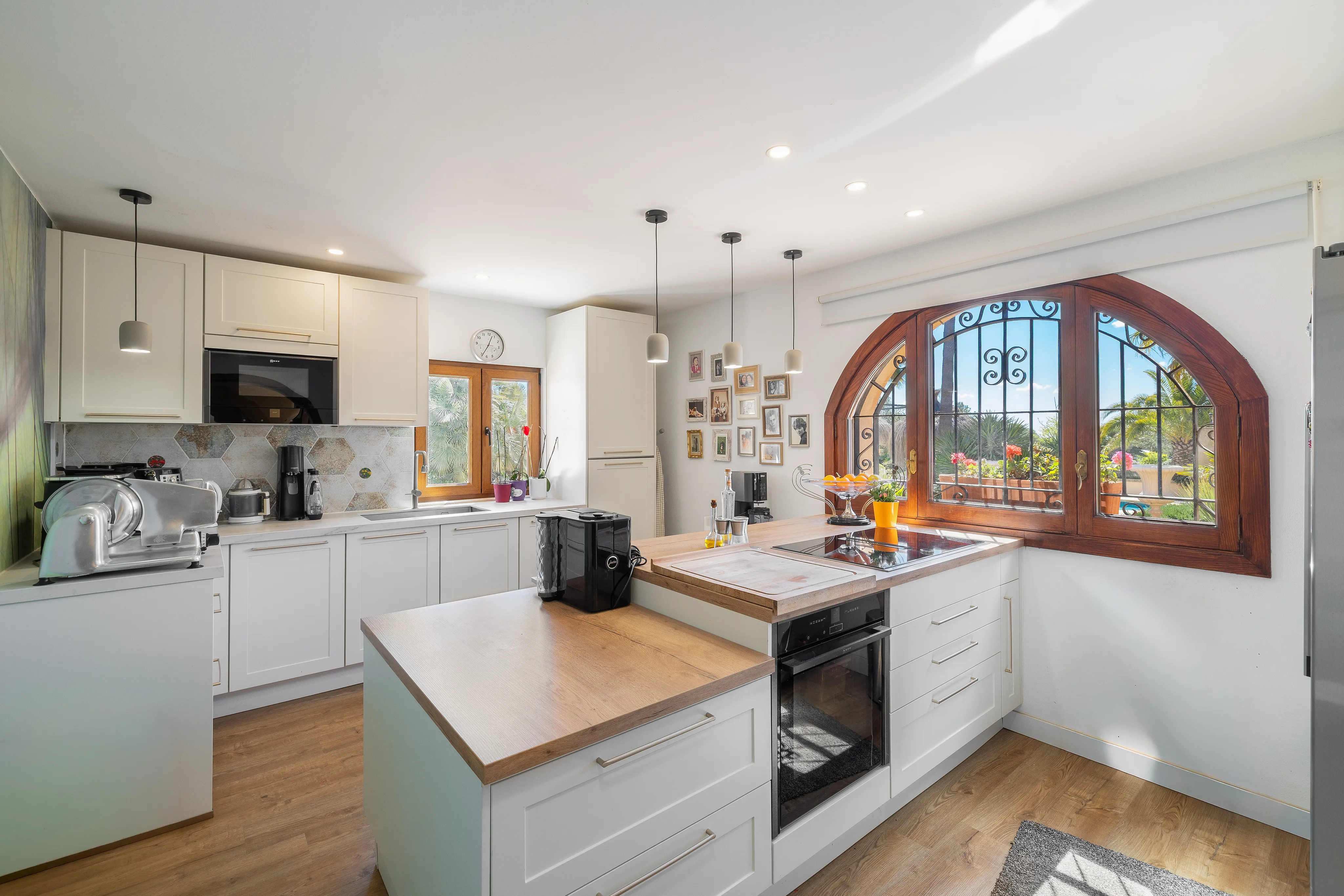 Omhyggeligt vedligeholdt ejendom med stor pool i et roligt kvarter i Llucmajor-8