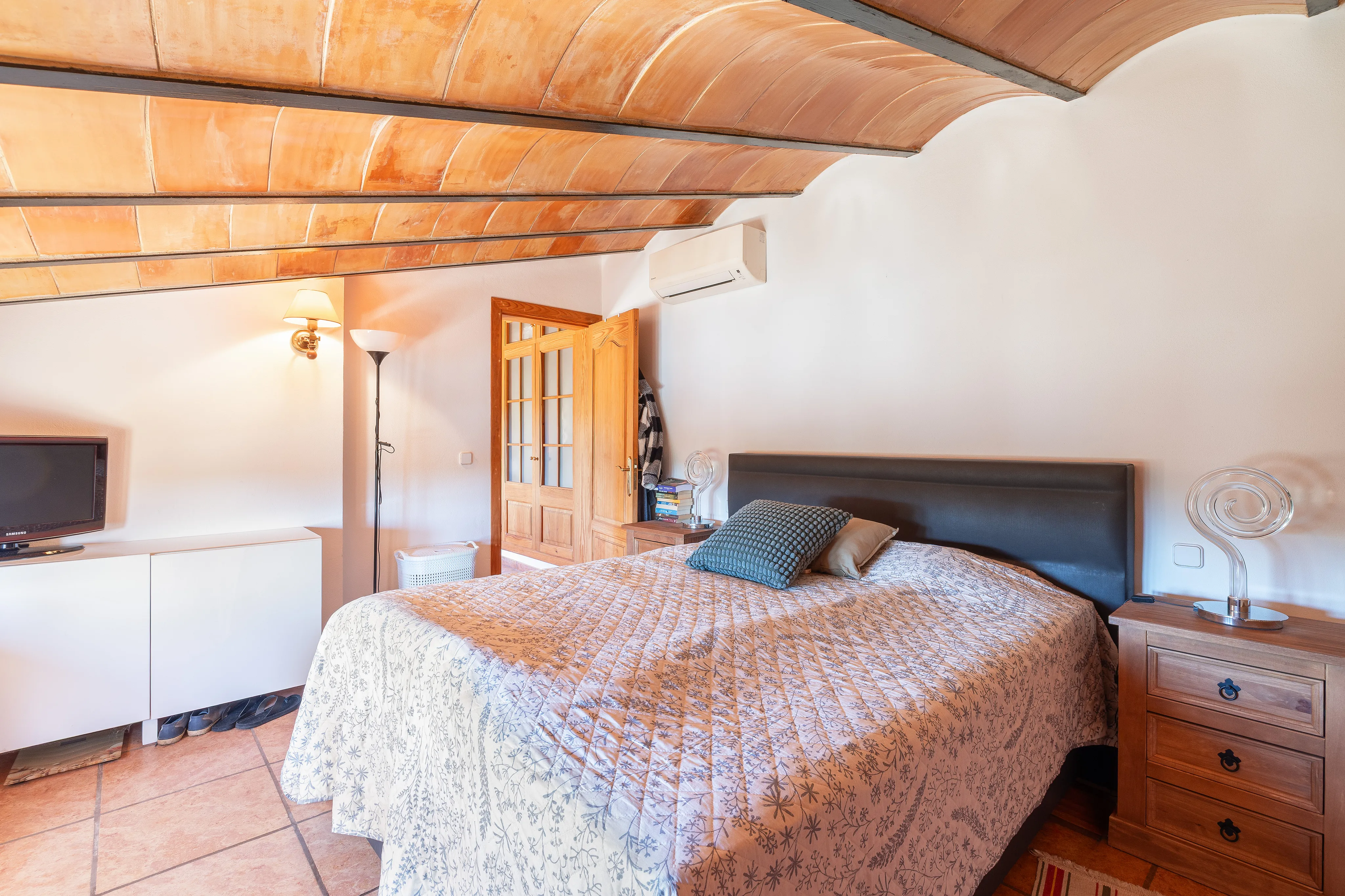 Omhyggeligt vedligeholdt ejendom med stor pool i et roligt kvarter i Llucmajor-11