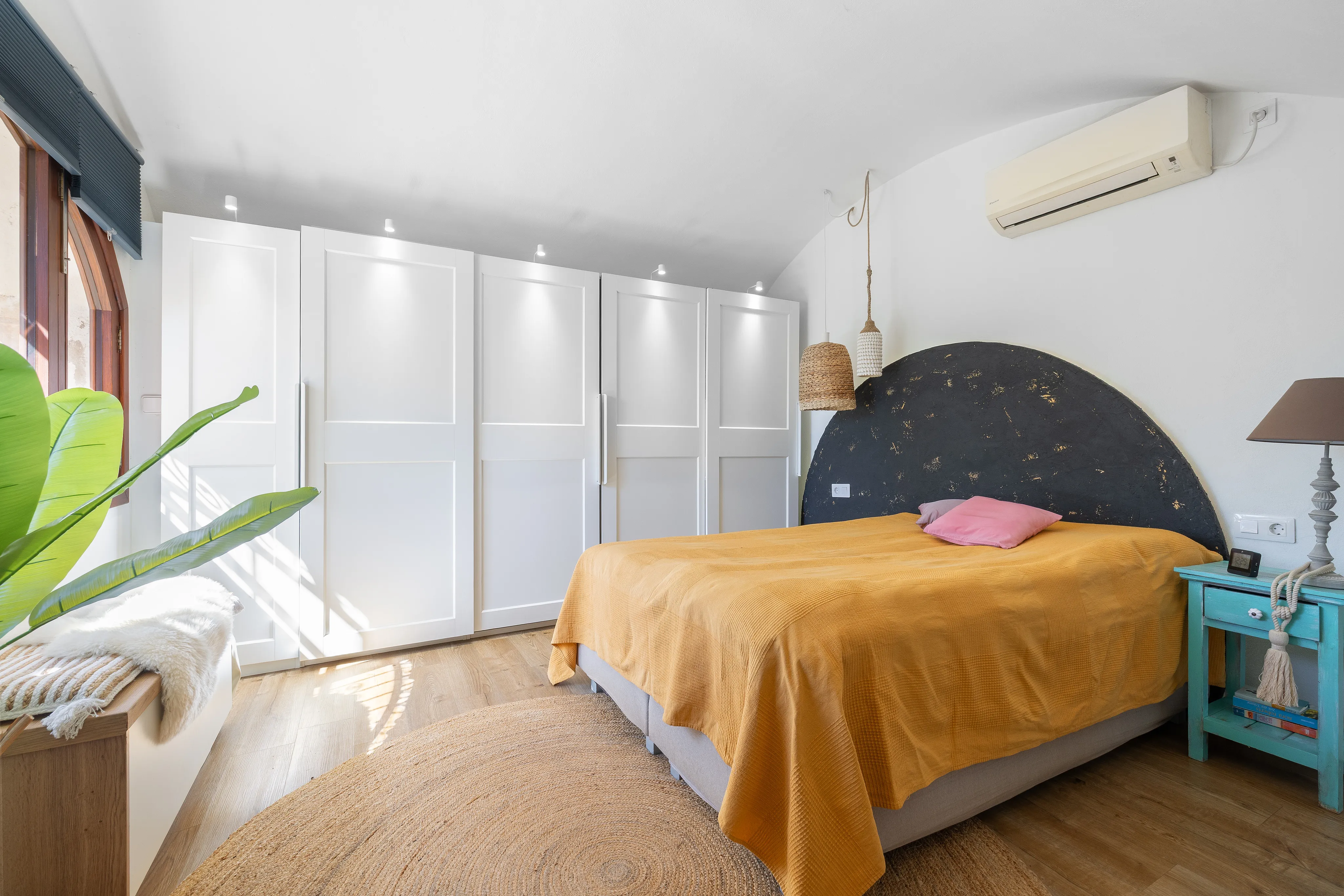 Omhyggeligt vedligeholdt ejendom med stor pool i et roligt kvarter i Llucmajor-9