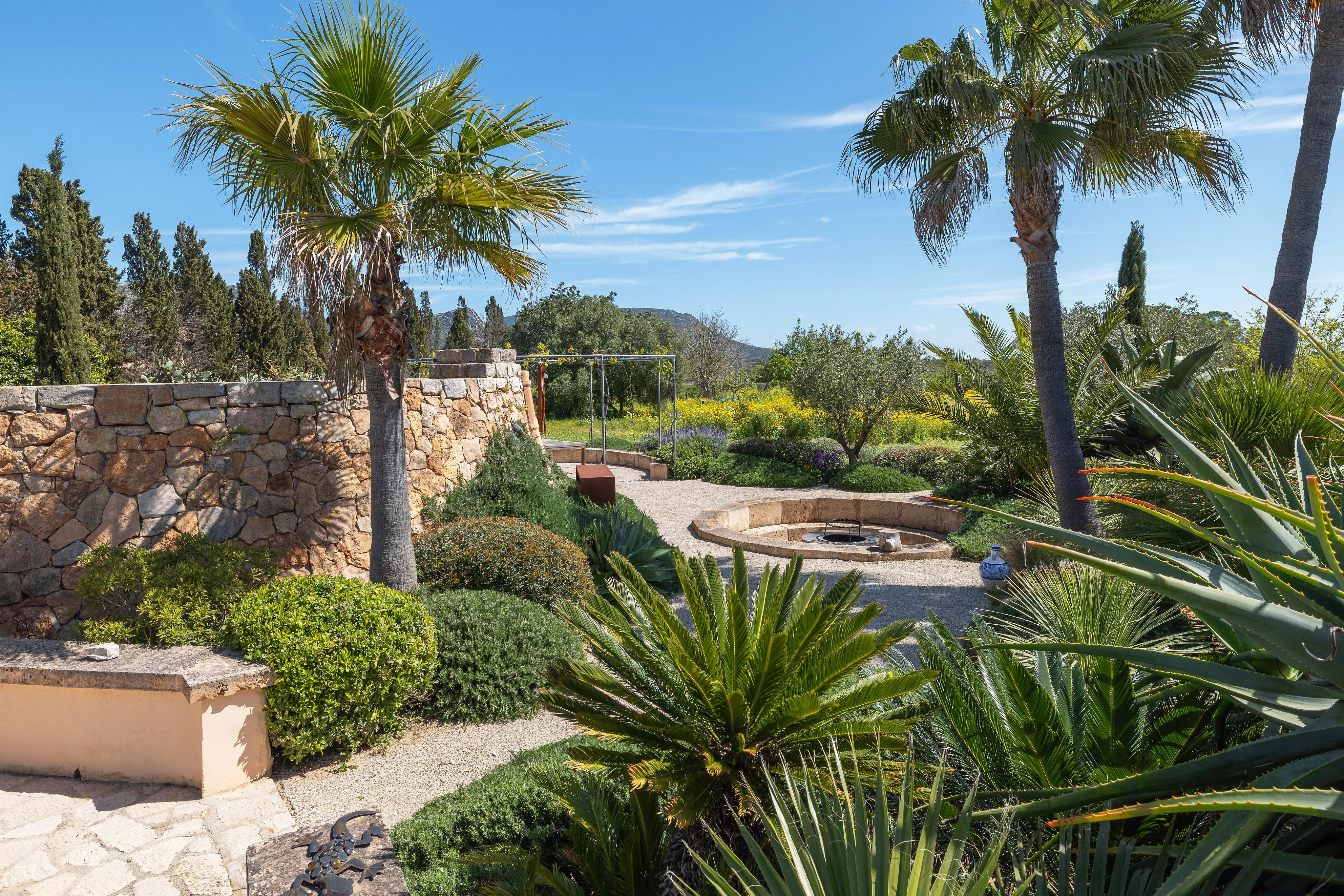 Omhyggeligt vedligeholdt ejendom med stor pool i et roligt kvarter i Llucmajor-3