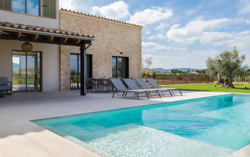 Nowa inwestycja: Piękny rustykalny dom wiejski w Sineu