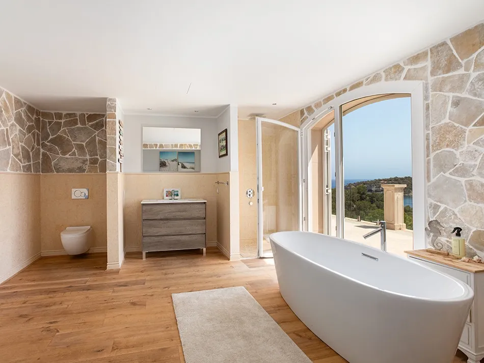 Chalet en primera línea con vistas panorámicas al bosque y al mar-8