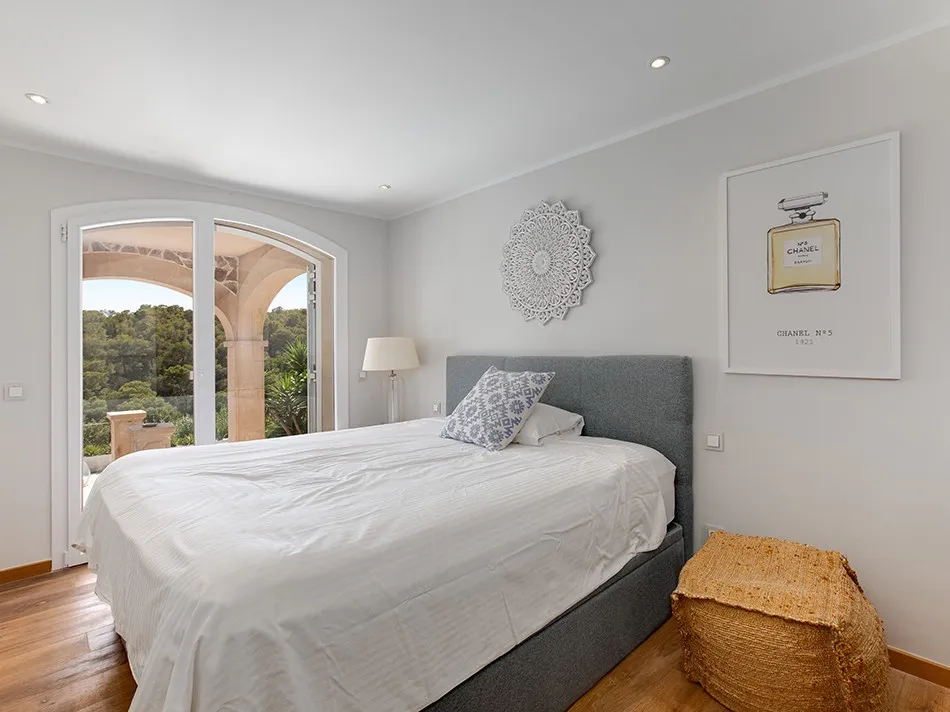 Frontline villa with panoramic green and sea views-9