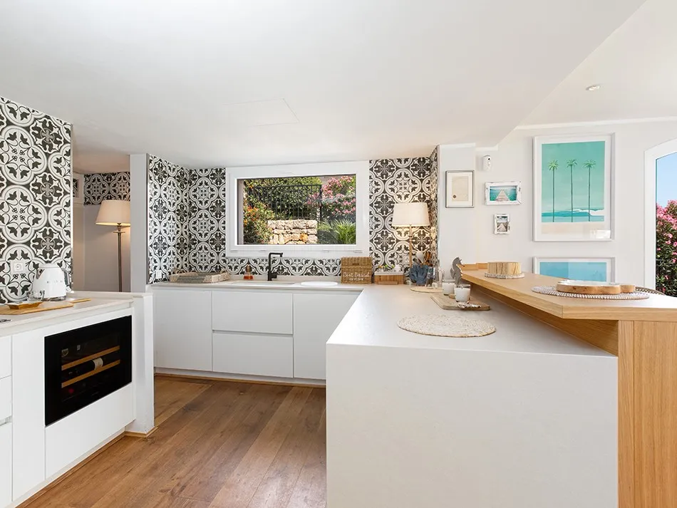 Frontline villa with panoramic green and sea views-5