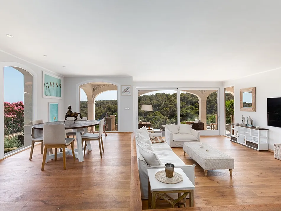 Chalet en primera línea con vistas panorámicas al bosque y al mar-3