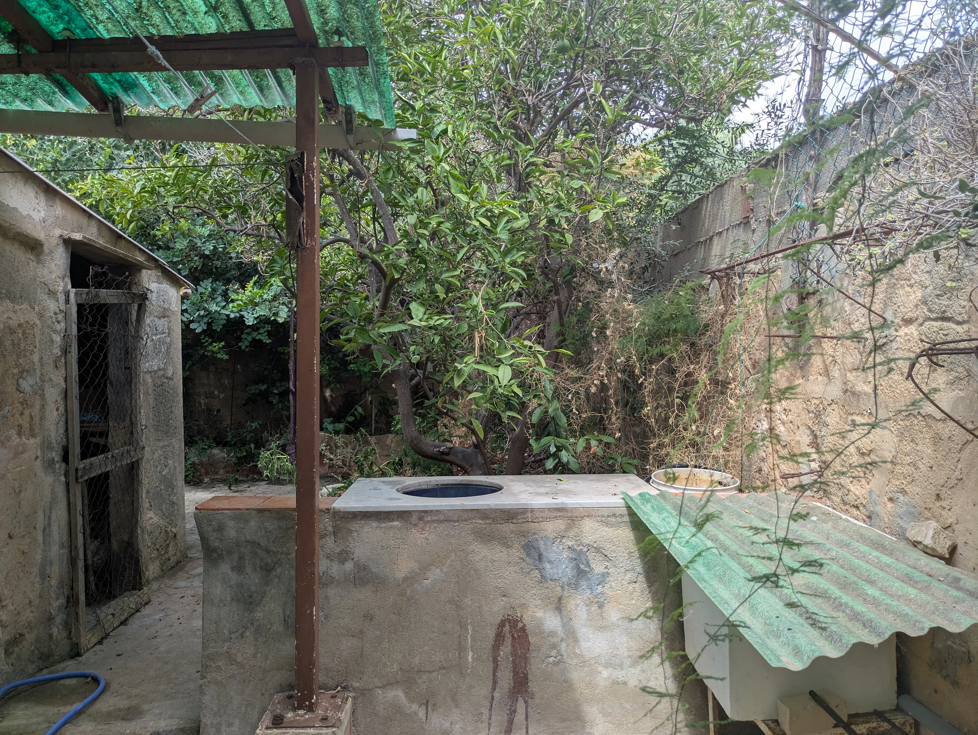 Casa de pueblo para reformar con patio-14