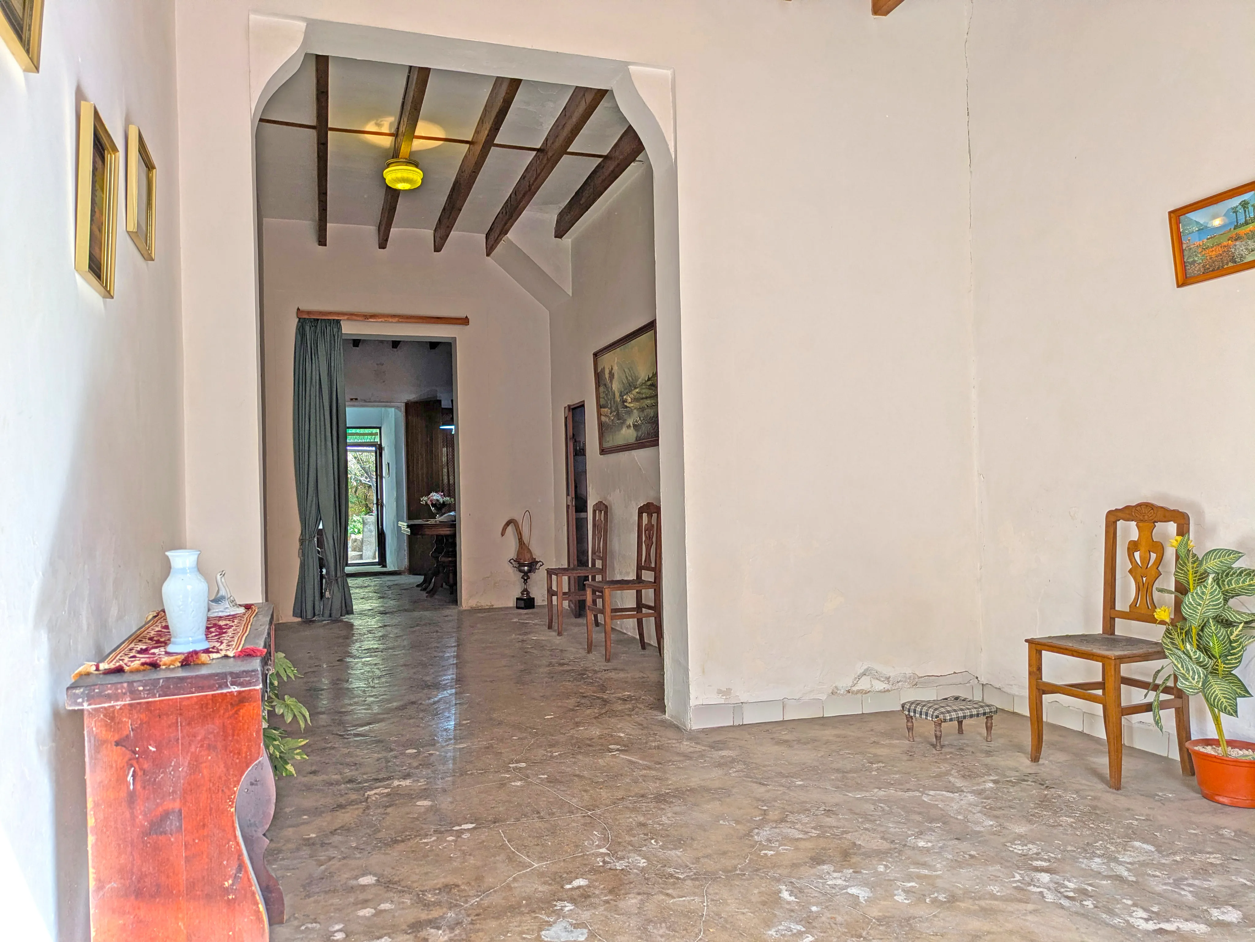 Casa de pueblo para reformar con patio-4