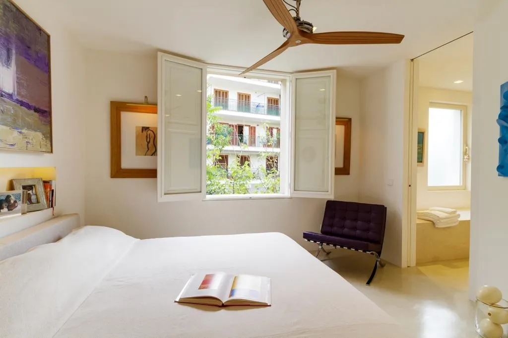 Elegant flat with elevator & car park in a prime location San Jaime-5