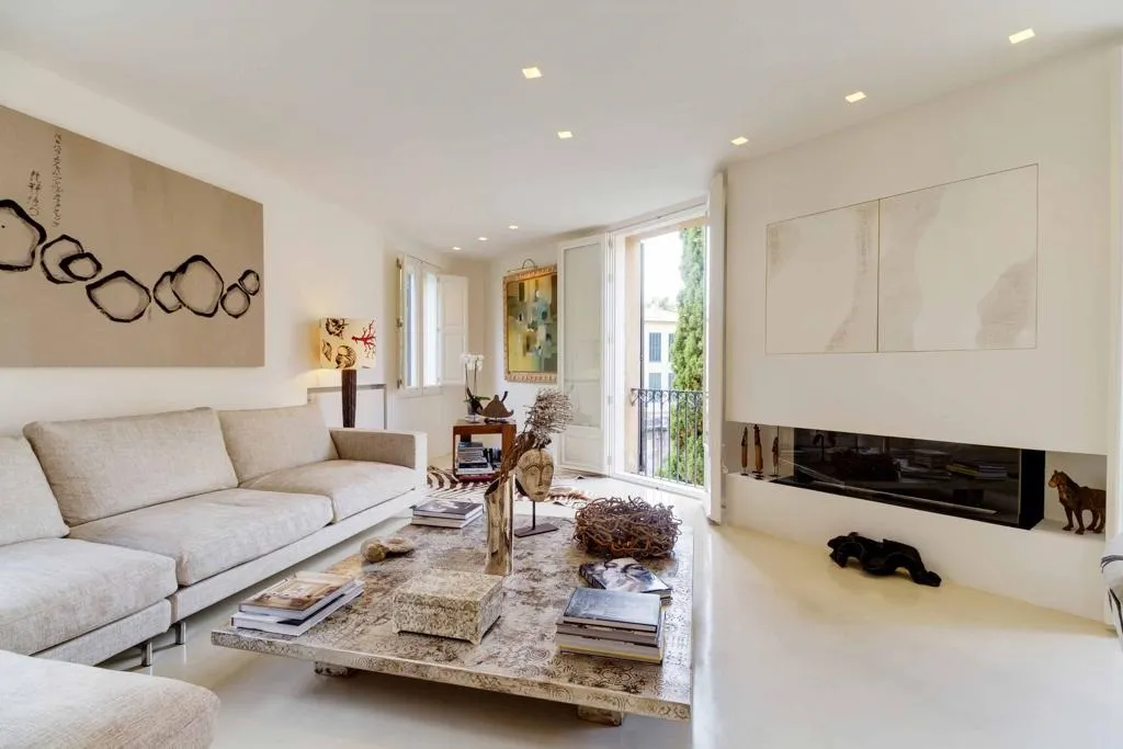 Elegant flat with elevator & car park in a prime location San Jaime-3