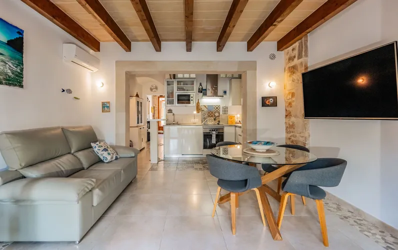 Rækkehus med pool i centrum af Santanyí