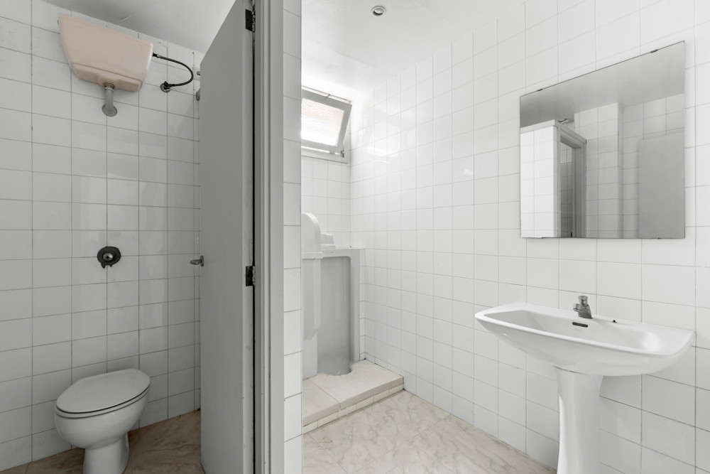 Spacious commercial premises with private terrace in Genova-10