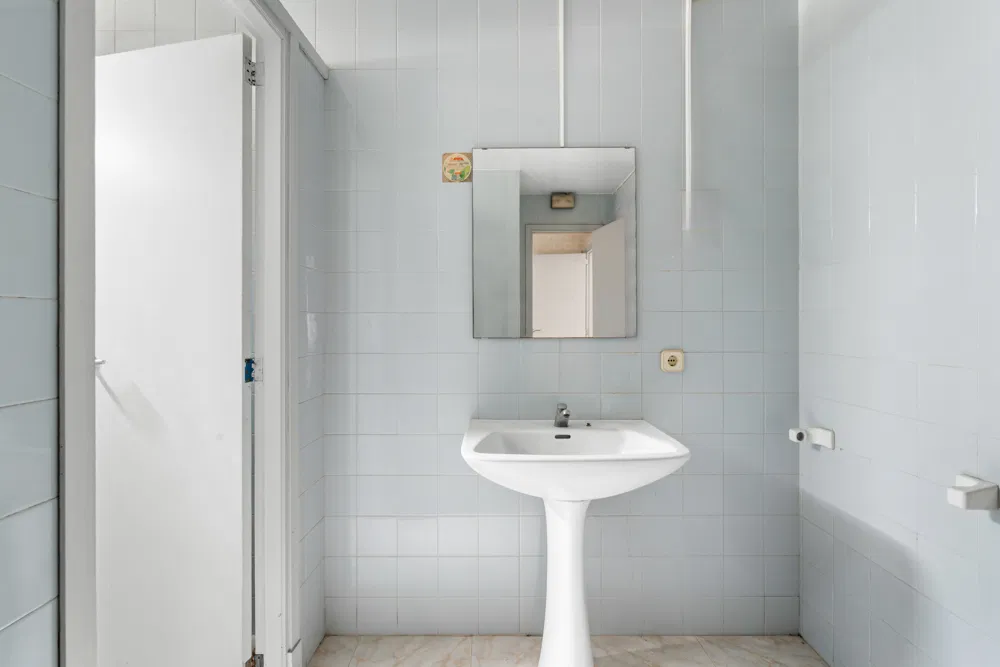 Spacious commercial premises with private terrace in Genova-17