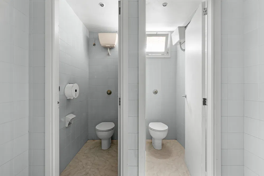 Spacious commercial premises with private terrace in Genova-16