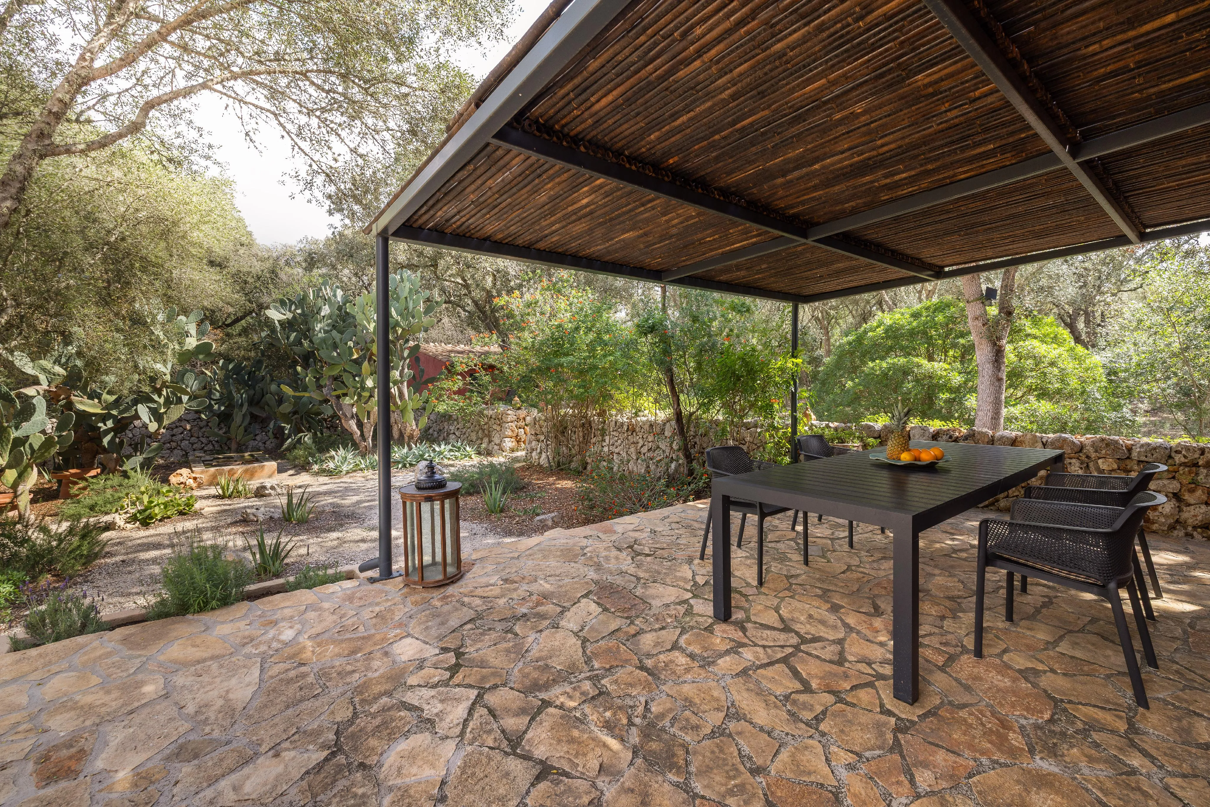 Encantadora finca de piedra natural con carácter auténtico en Costitx-3