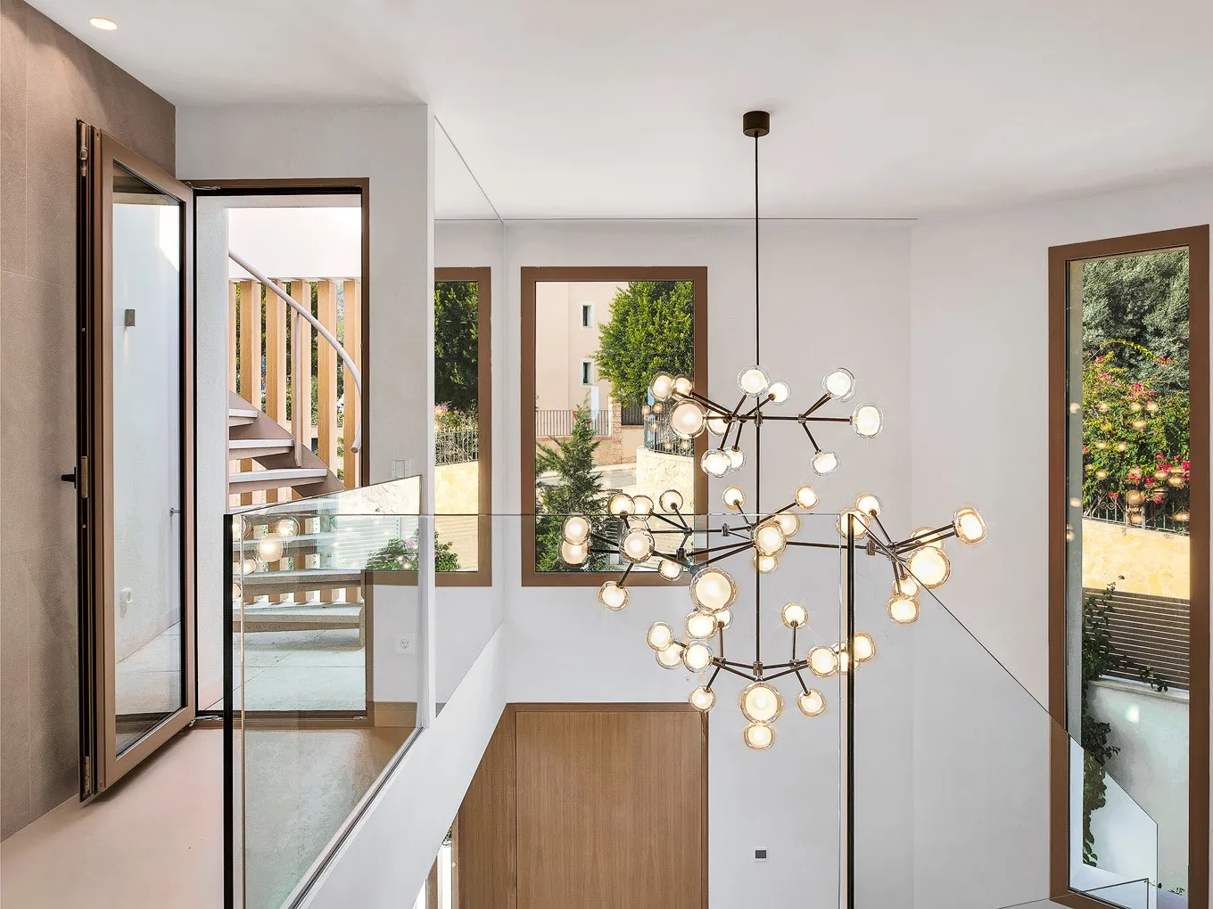 Villa con vistas al mar en exclusiva zona residencial-9