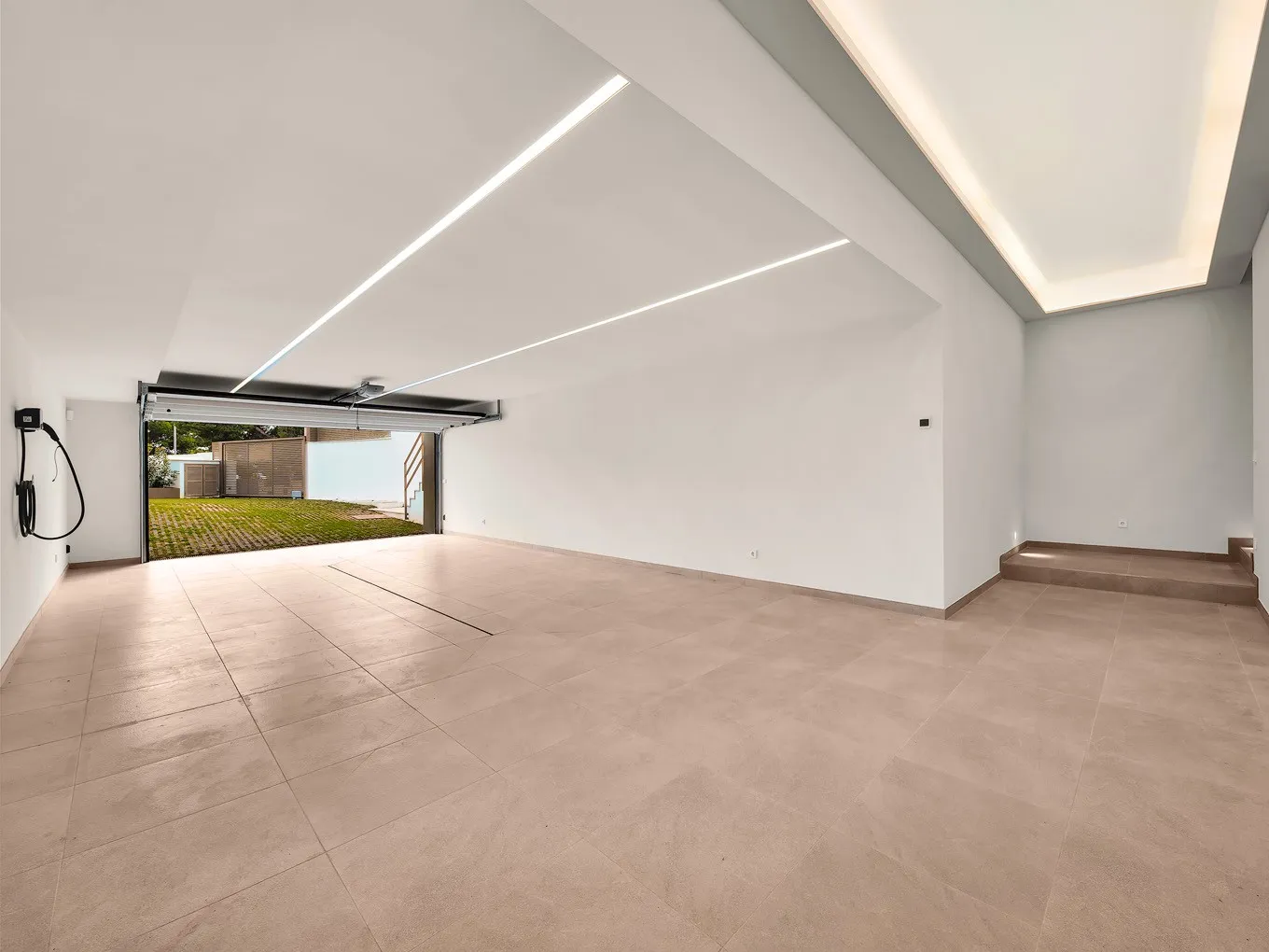 Villa con vistas al mar en exclusiva zona residencial-20