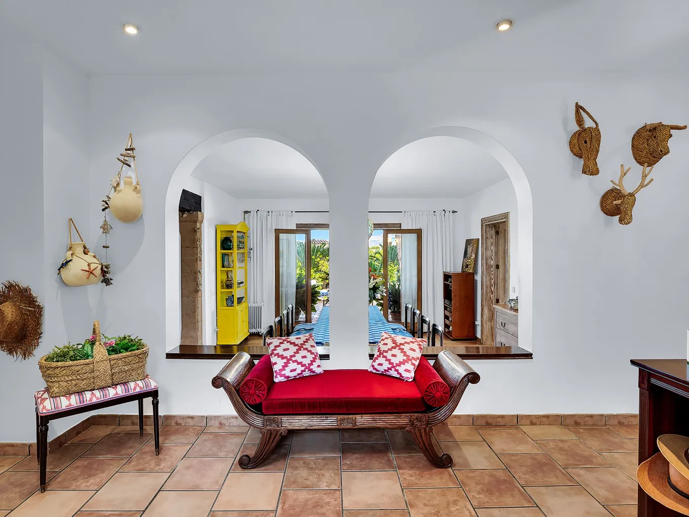 Mediterranean villa with plenty of privacy in a quiet location-8