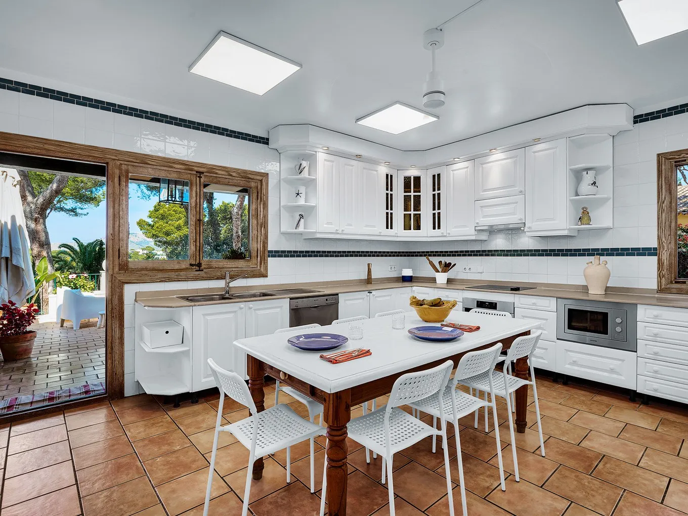 Mediterrane villa met veel privacy op een rustige locatie-9