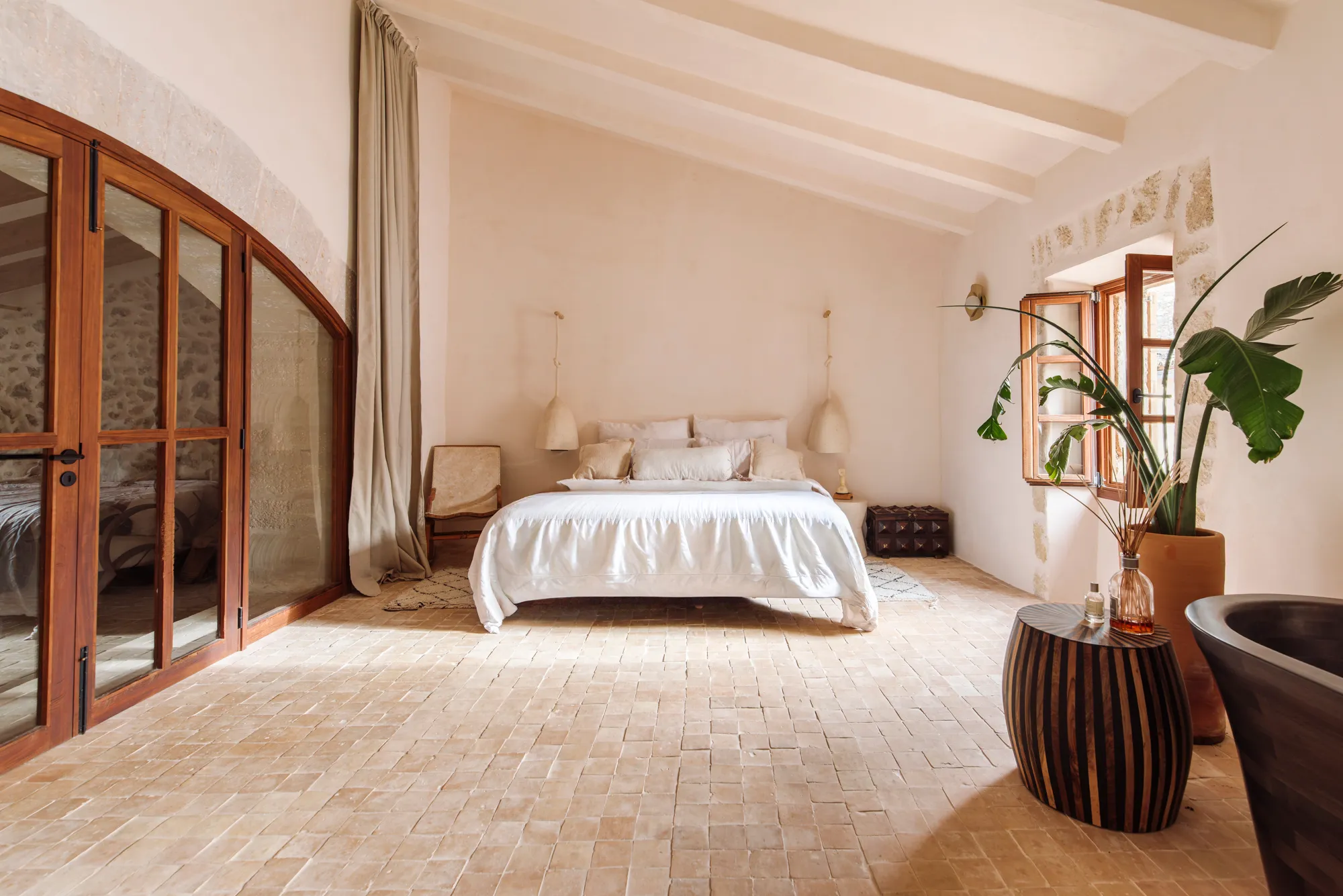 Heritage meets modernity: A masterpiece of mallorcan design-15